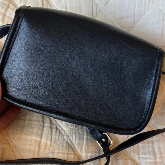 Black Crossbody Fashion Bag - Picture 5 of 9